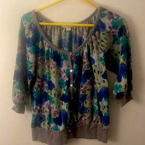Twenty One button up blouse with beautiful floral colors. Size 1.